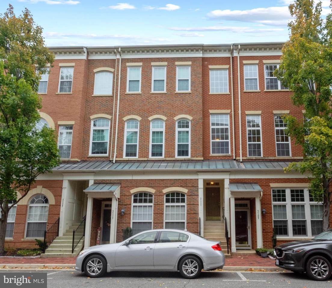 5111 Donovan Drive - Photo 1