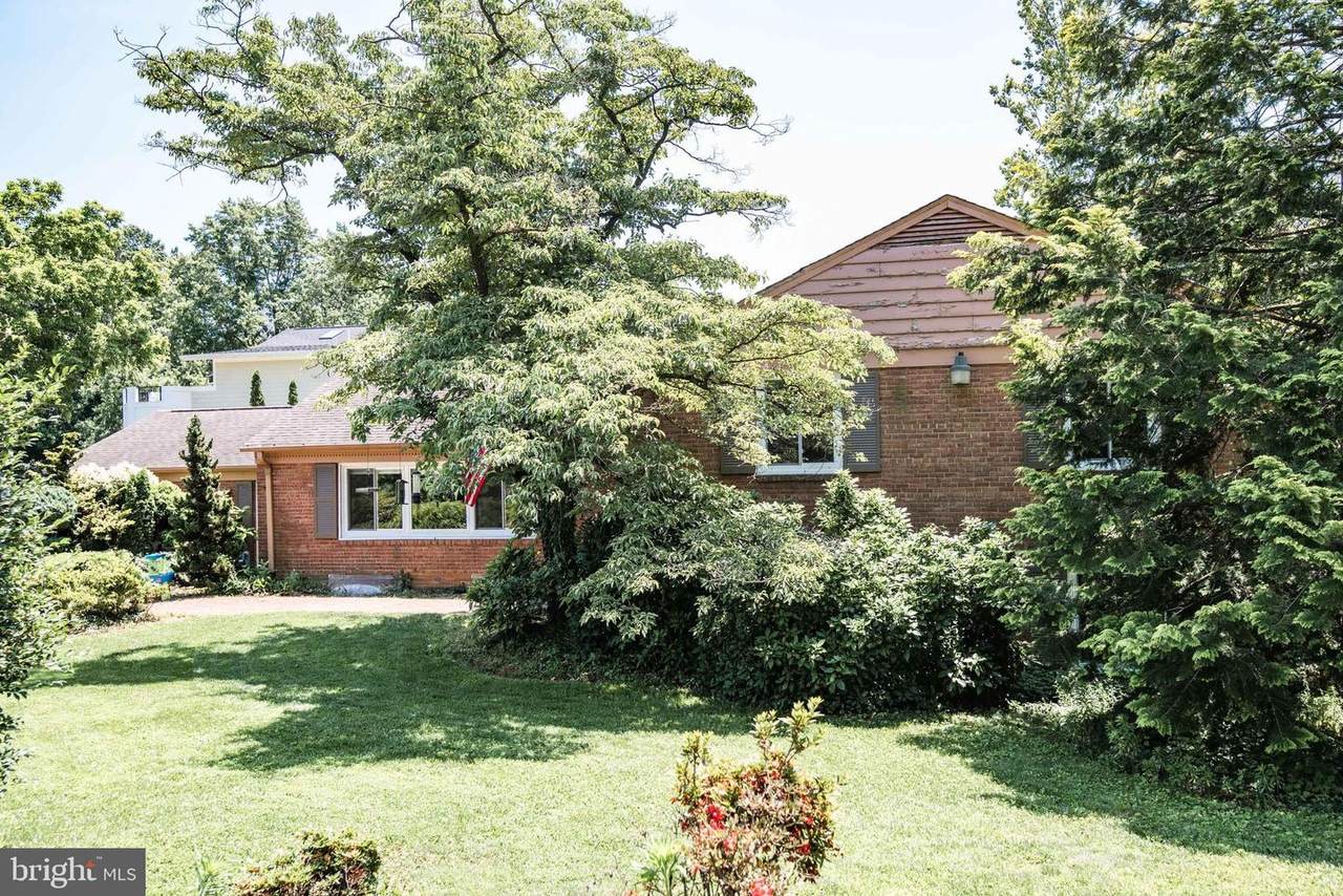 3239 Sleepy Hollow Road - Photo 1