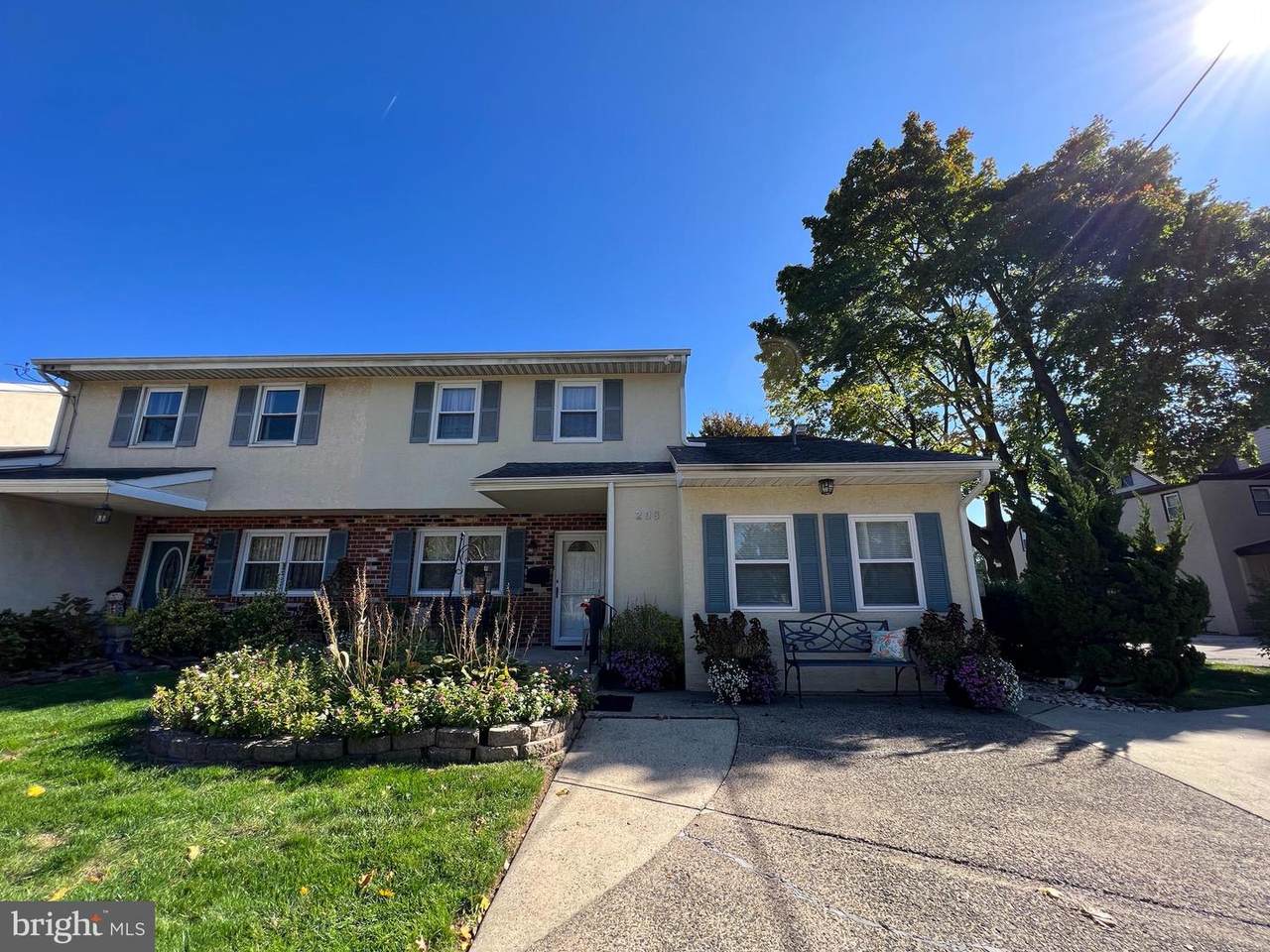 208 Mount Pleasant Avenue - Photo 1