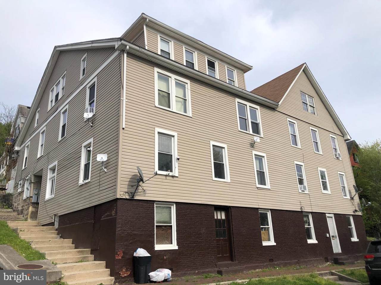 2 Altamont Terrace - Photo 1
