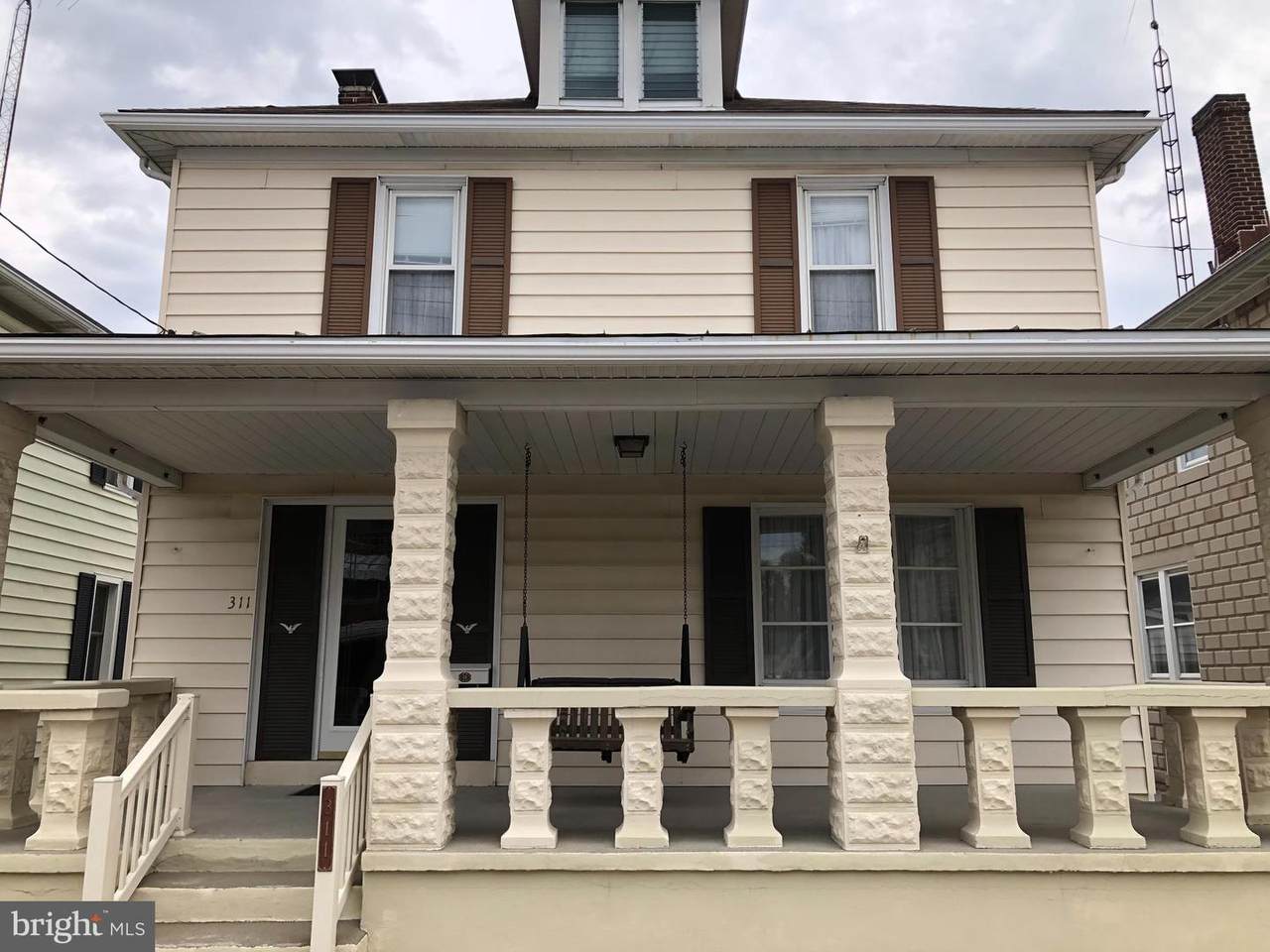 311 Queen Street - Photo 1