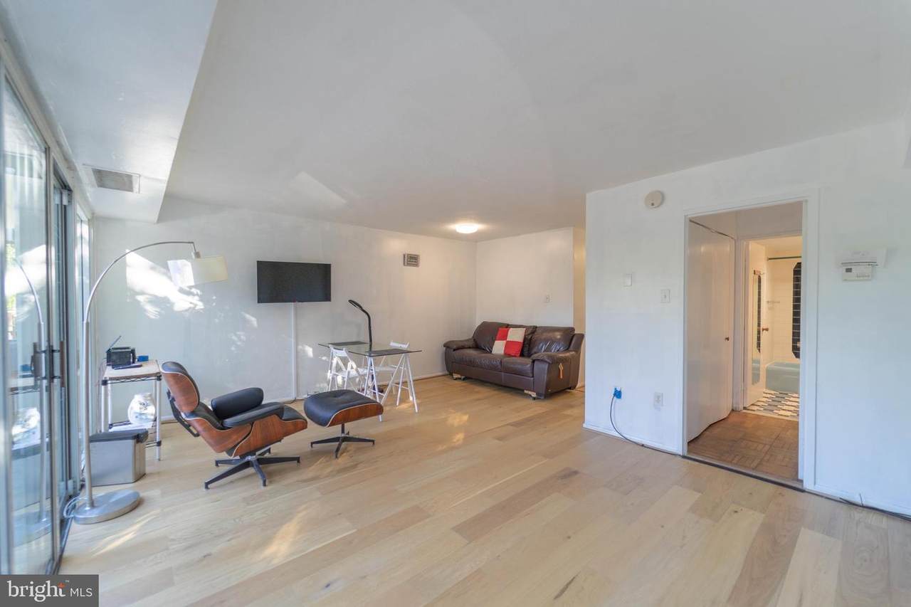 700 7TH Street - Photo 1