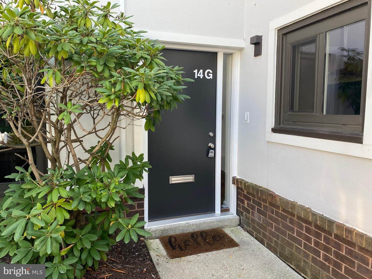 1740 Oakwood Terrace - Photo 1