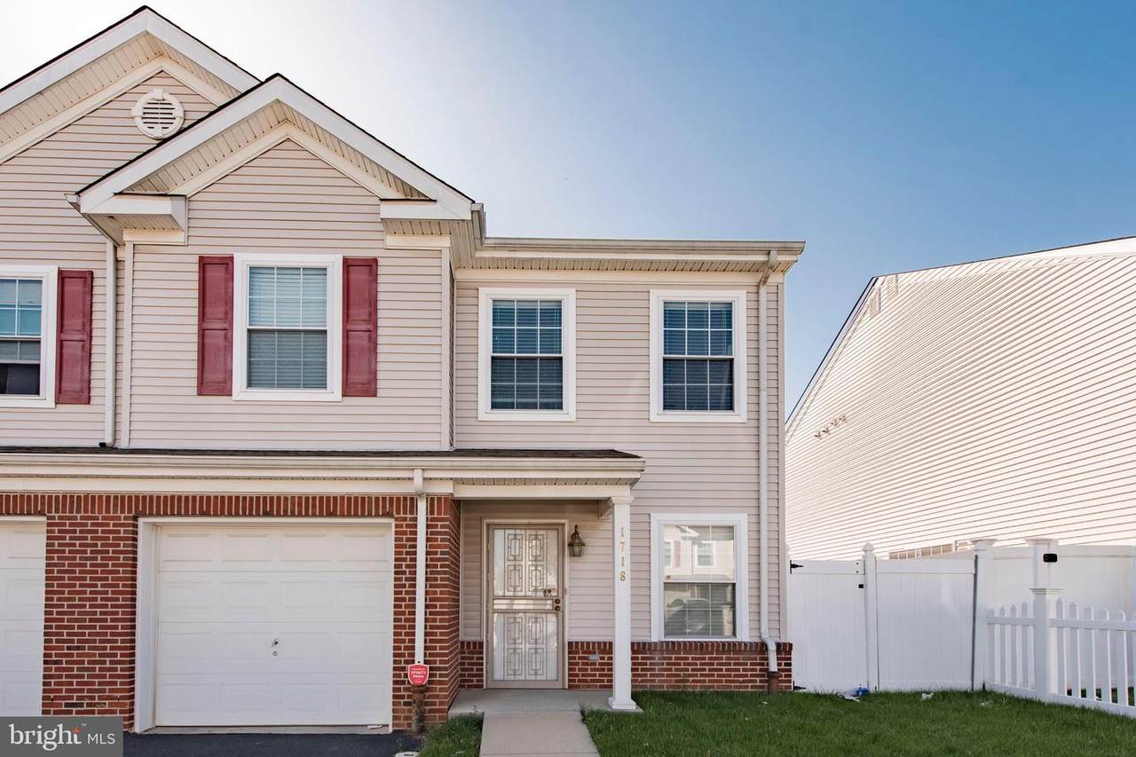 1718 Uber Street - Photo 1
