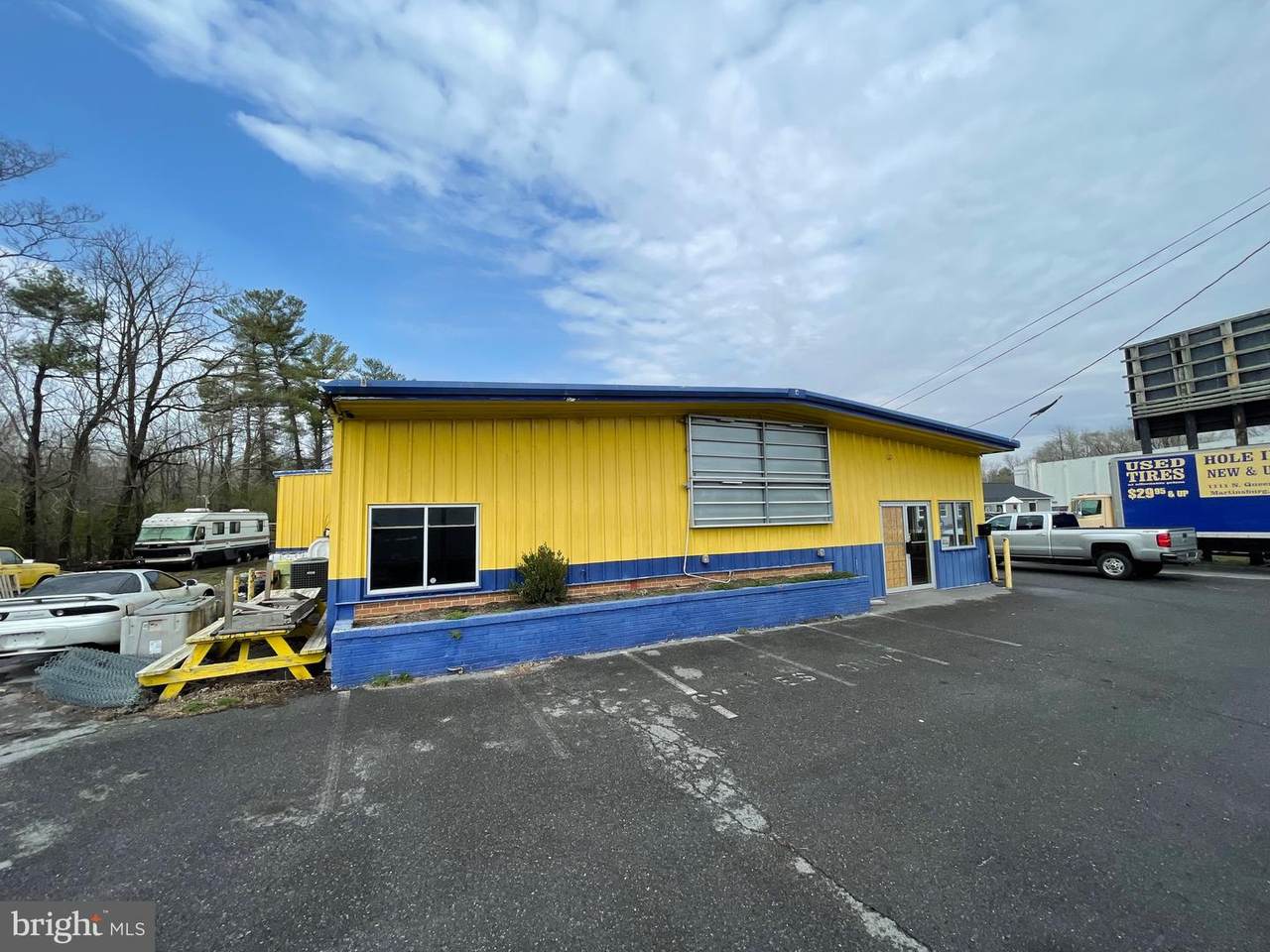 1886 Winchester Avenue - Photo 1