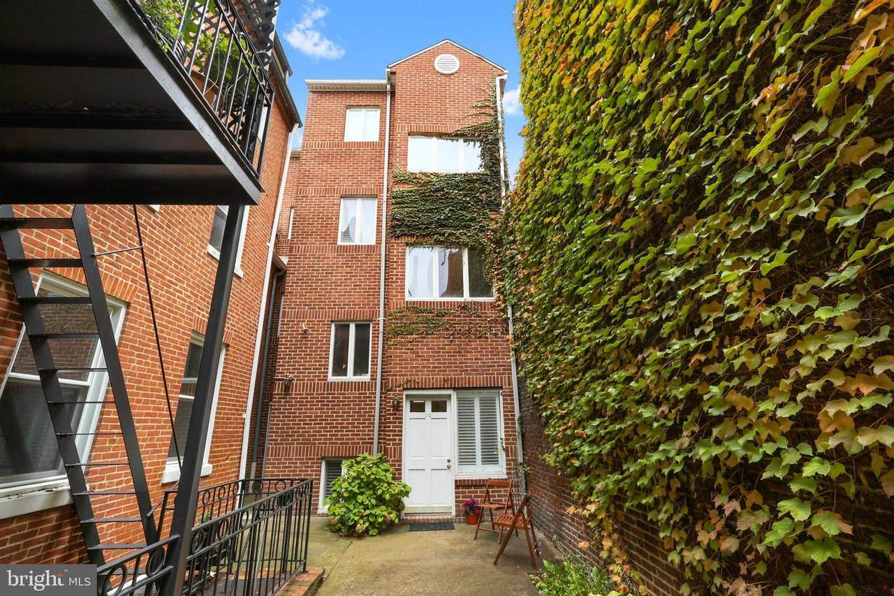 216 Monument Street - Photo 1