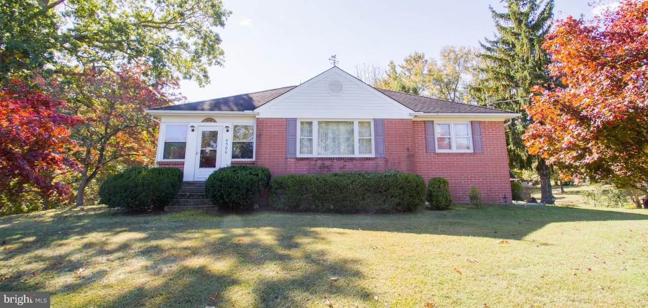 4560 Sixes Road - Photo 1