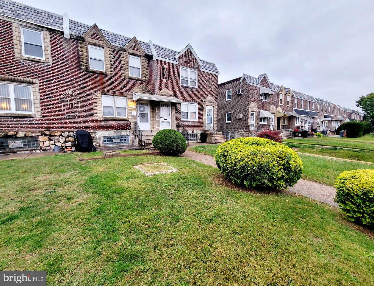 6132 Tackawanna Street - Photo 1