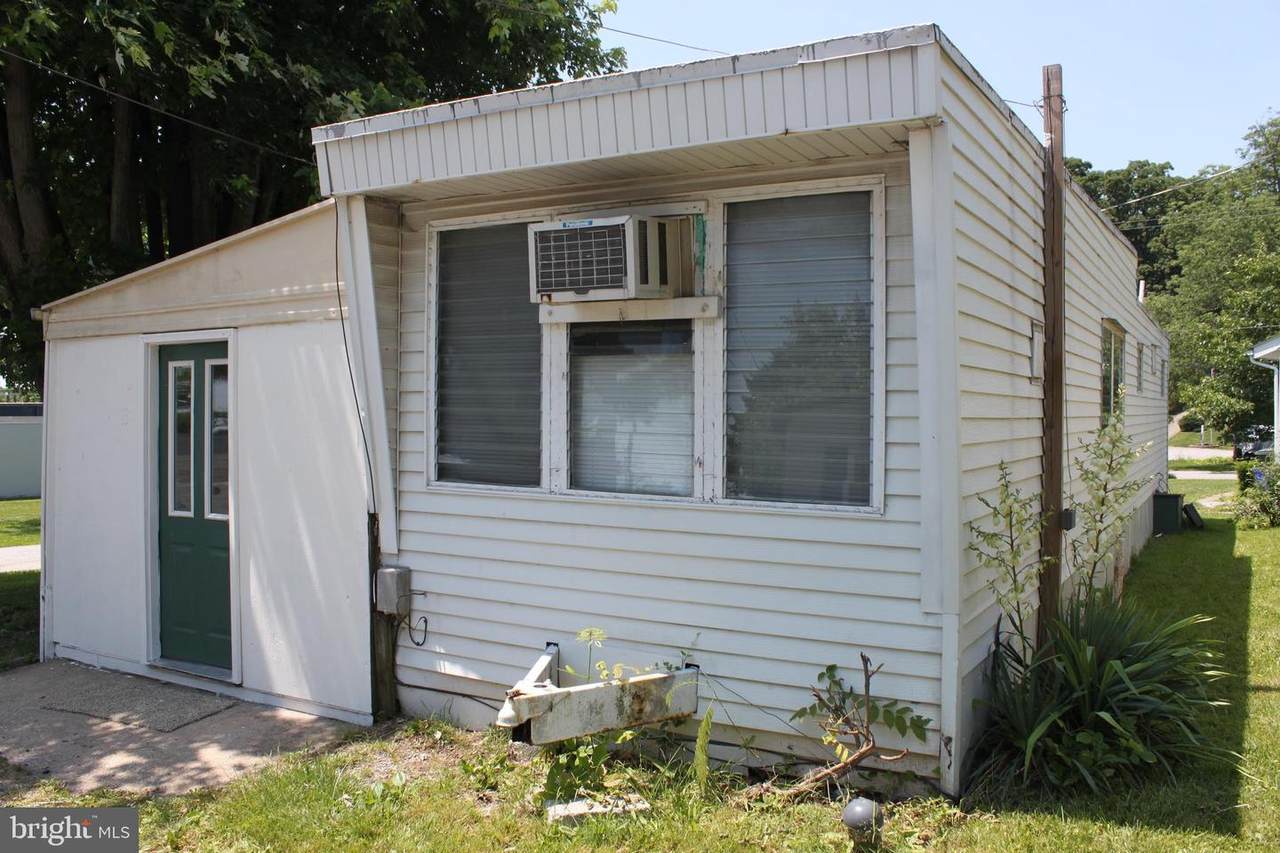 3230 Oakland Road - Photo 1