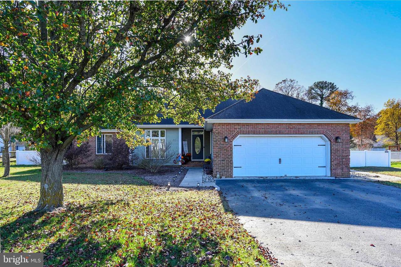 41 Gainsborough Drive - Photo 1