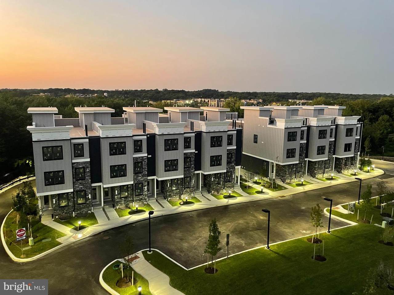 2001 Hyview Terrace - Photo 1