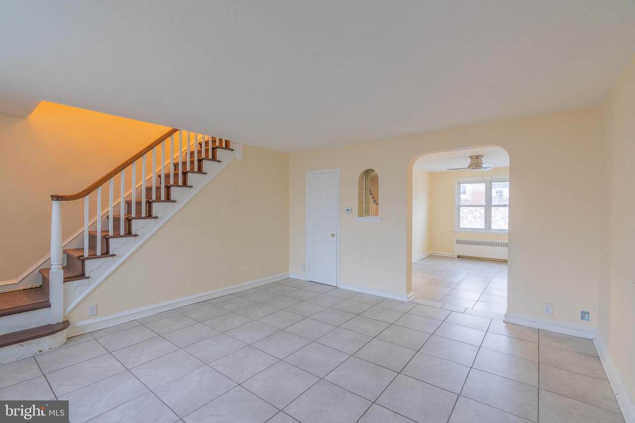 1453 Creston Street - Photo 1