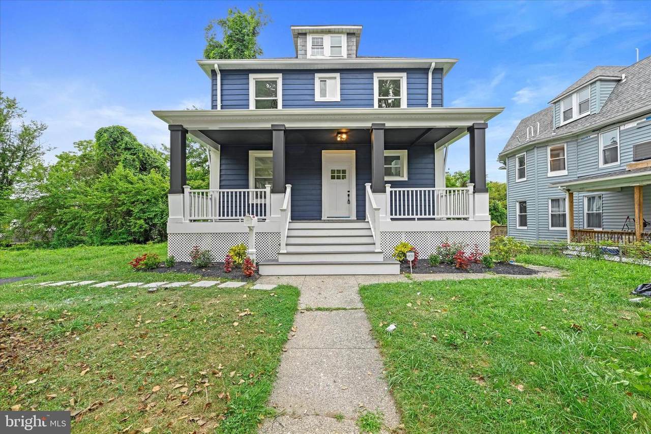 2208 Elsinore Avenue - Photo 1