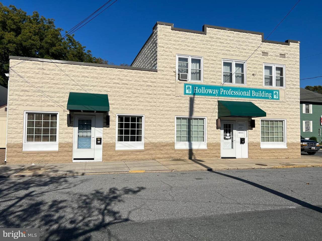 109 Vine Street - Photo 1