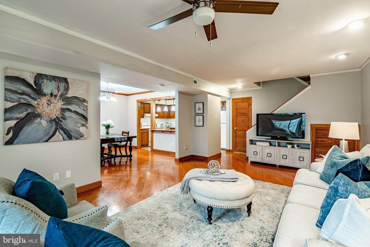 184 Summit House - Photo 1