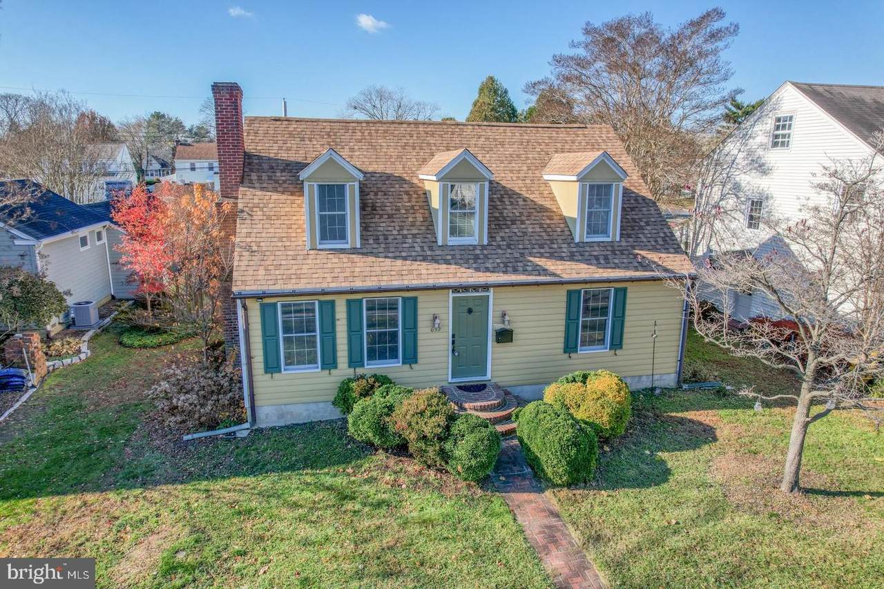 632 Governors Avenue - Photo 1