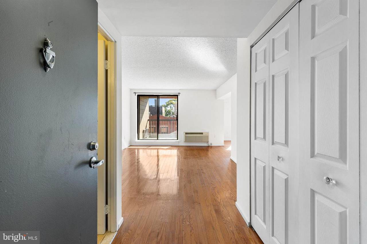 200 Lombard Street - Photo 1