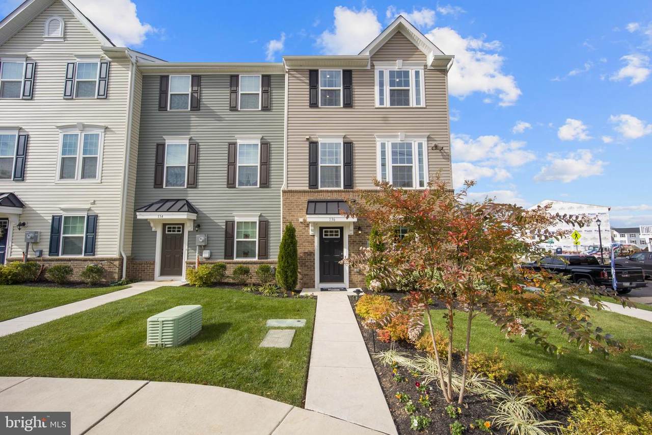 136 Bishop Way - Photo 1