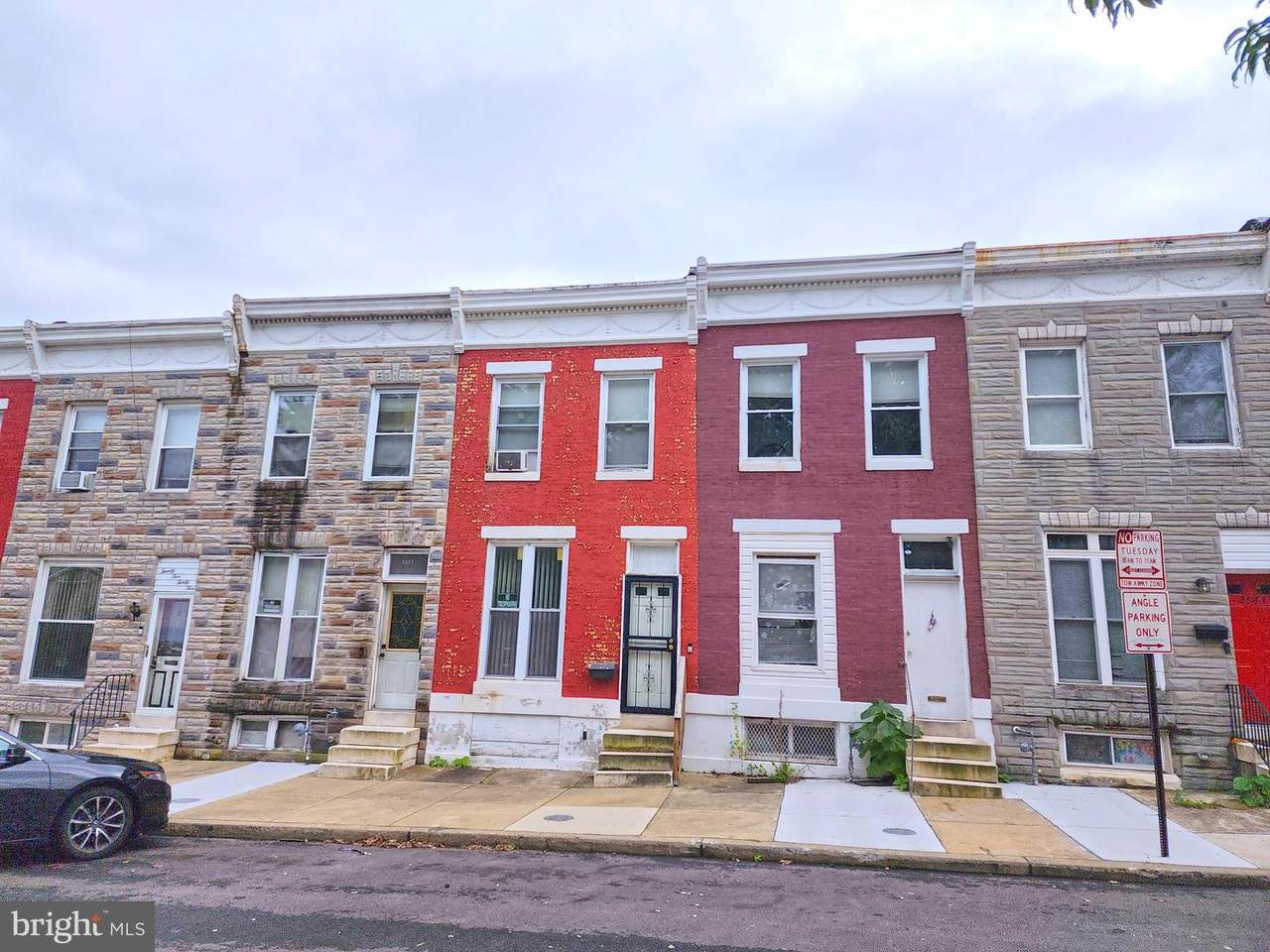 2539 Lombard Street - Photo 1