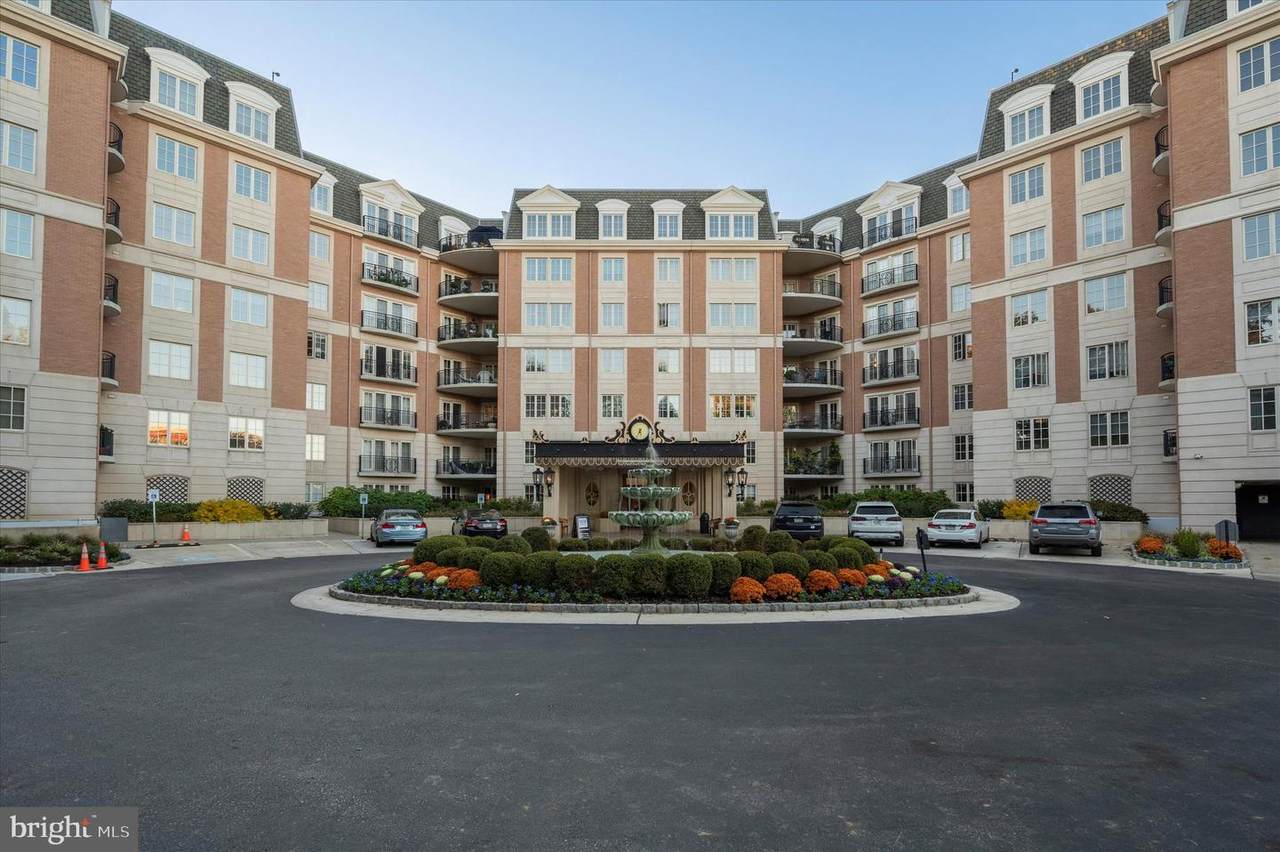 190 Presidential Boulevard - Photo 1