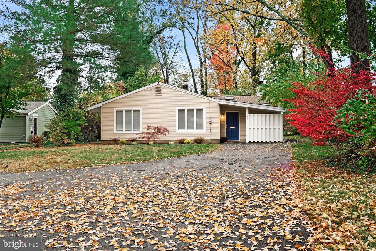 84 Dempsey Avenue - Photo 1