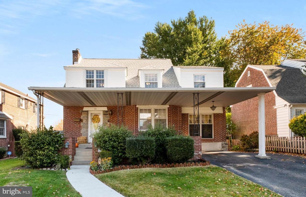 151 Meadowbrook Avenue - Photo 1