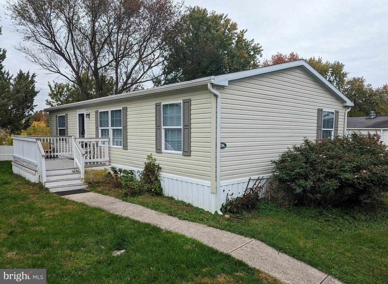 206 Greyfield Drive - Photo 1