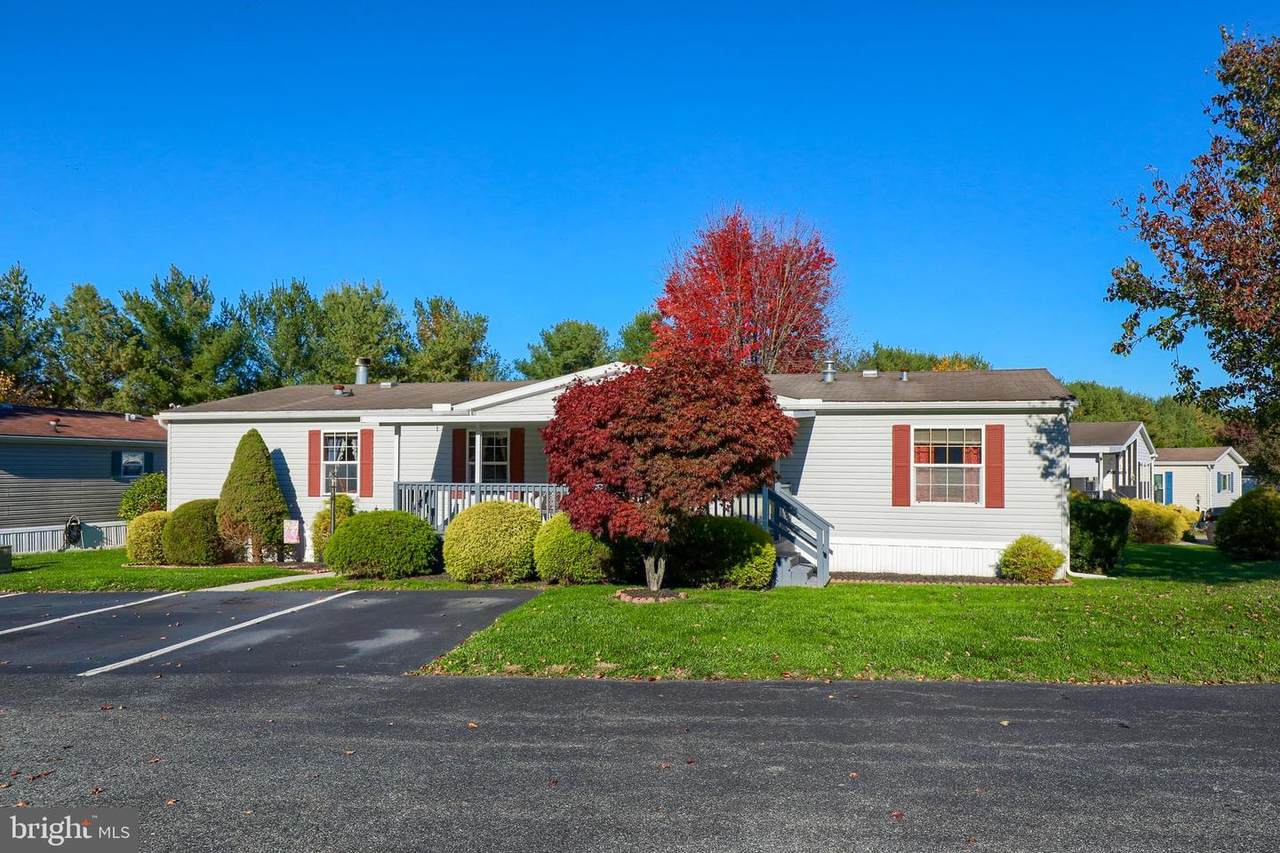 200 Cricklewood Court - Photo 1