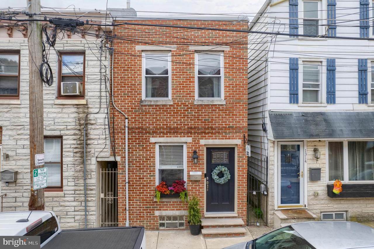 1312 Oxford Street - Photo 1