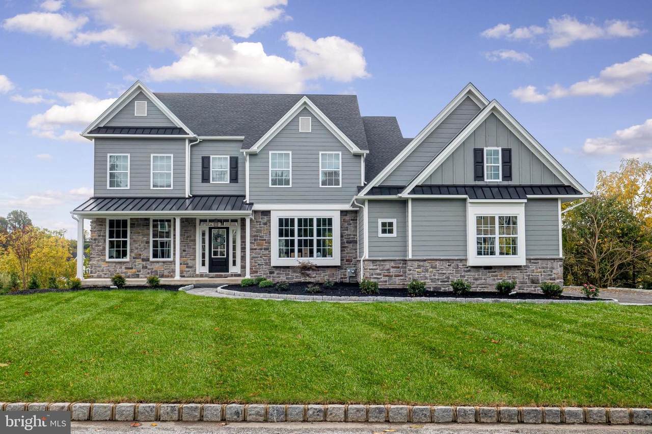 248 W Forge - Photo 1