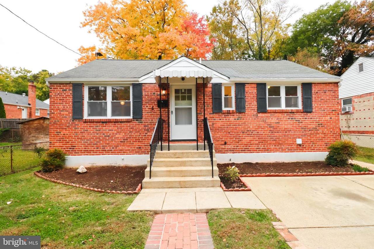 6924 Greenvale Parkway - Photo 1