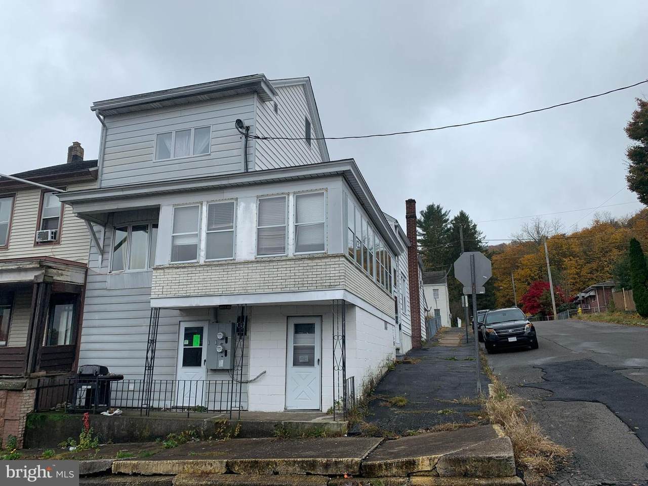 1436 Walnut St - Photo 1