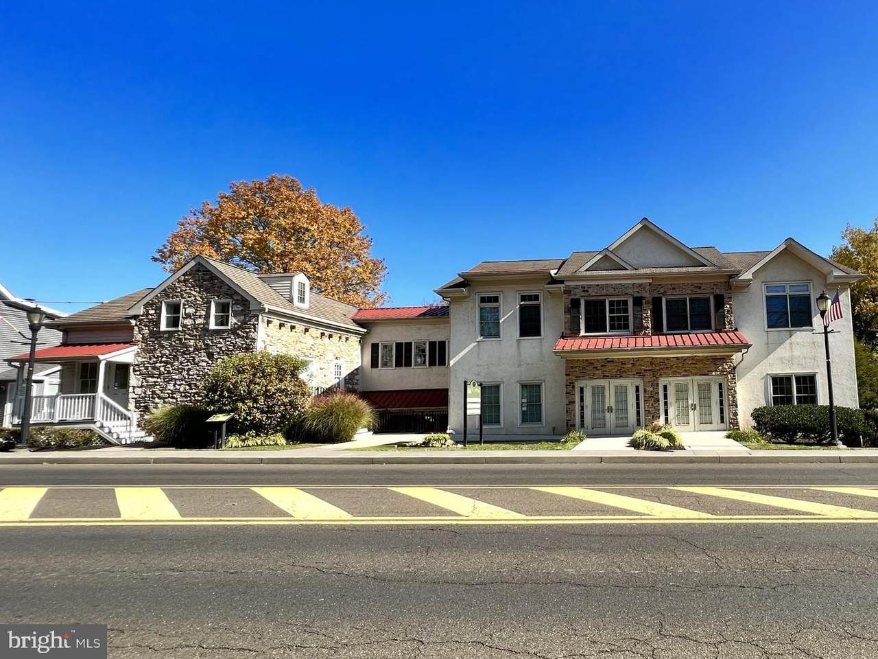 223 Sycamore Street - Photo 1