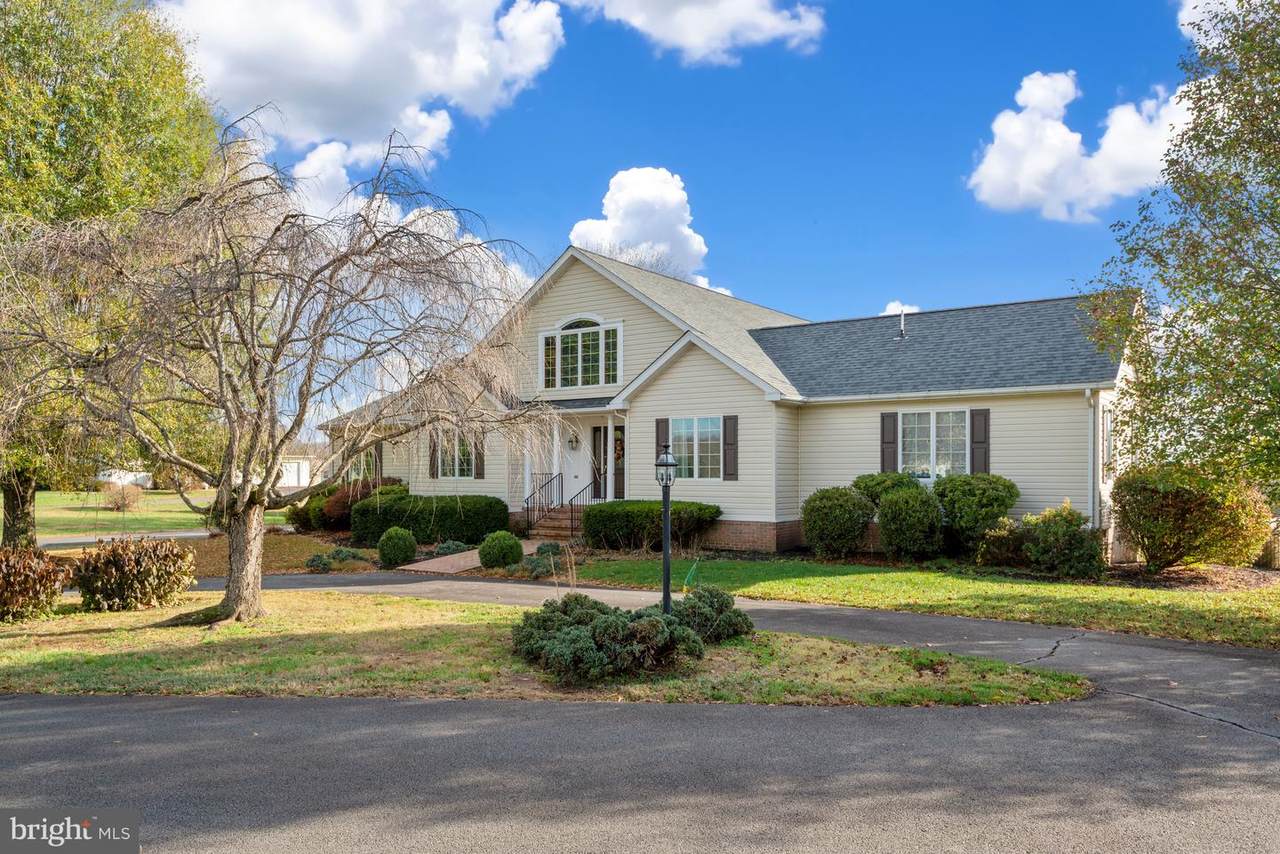 64 Rolling Green Lane - Photo 1