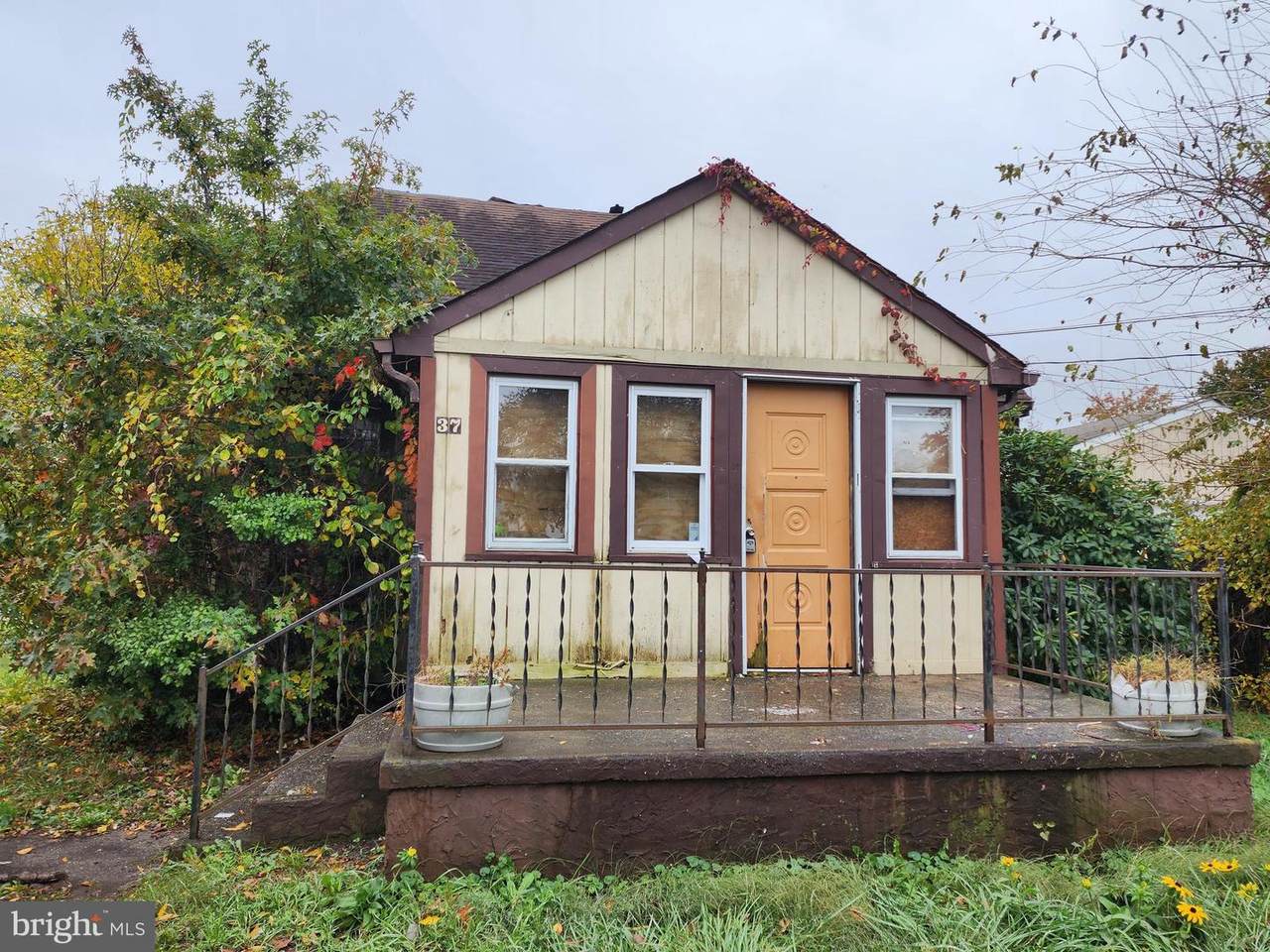 37 Beaver Avenue - Photo 1