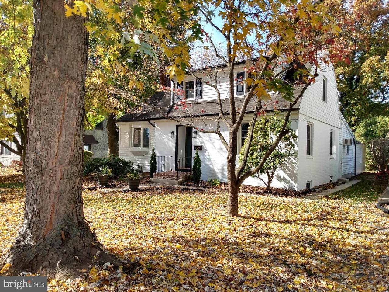 1521 Wilson Avenue - Photo 1