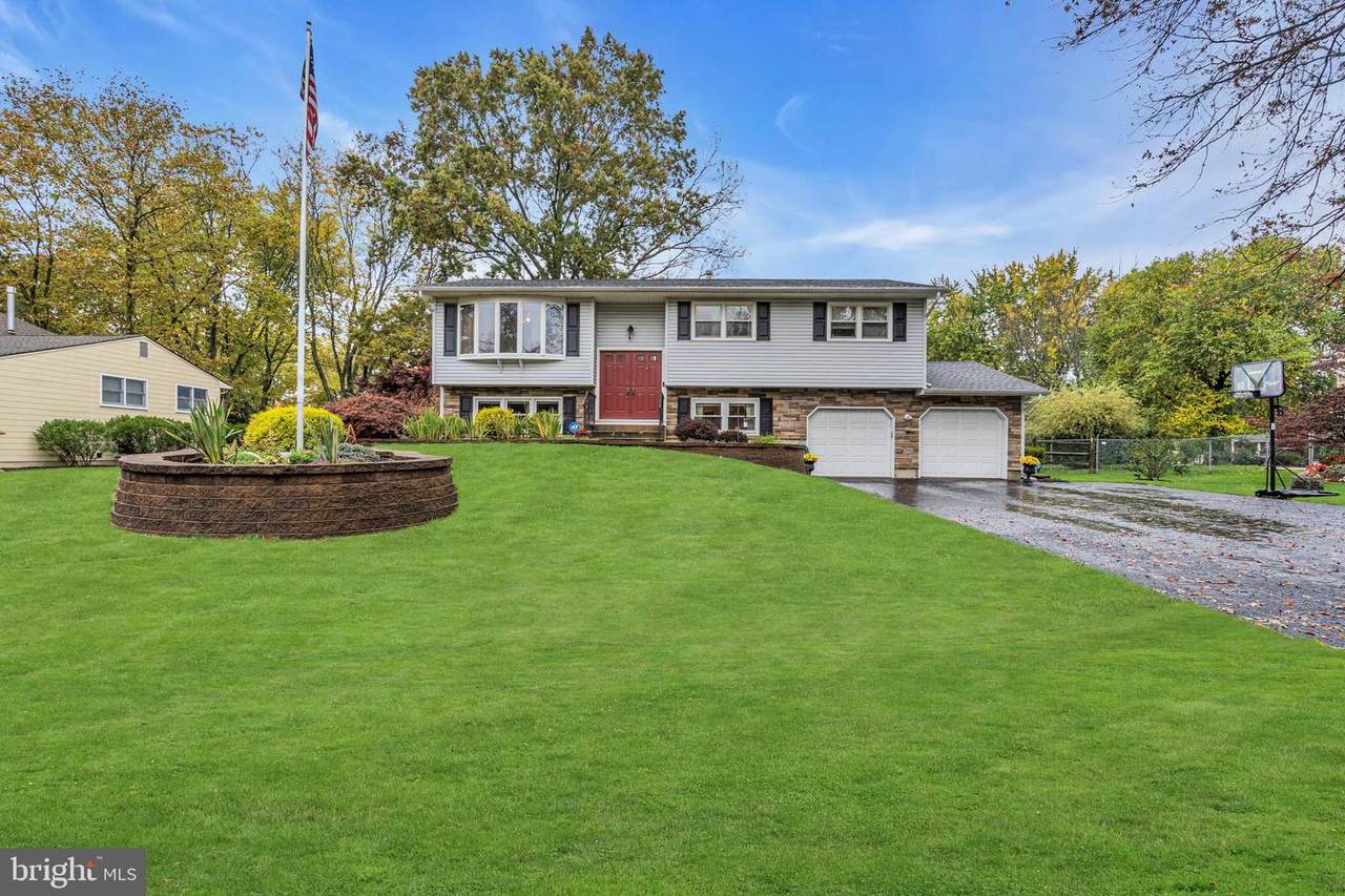24 Beechcroft Drive - Photo 1