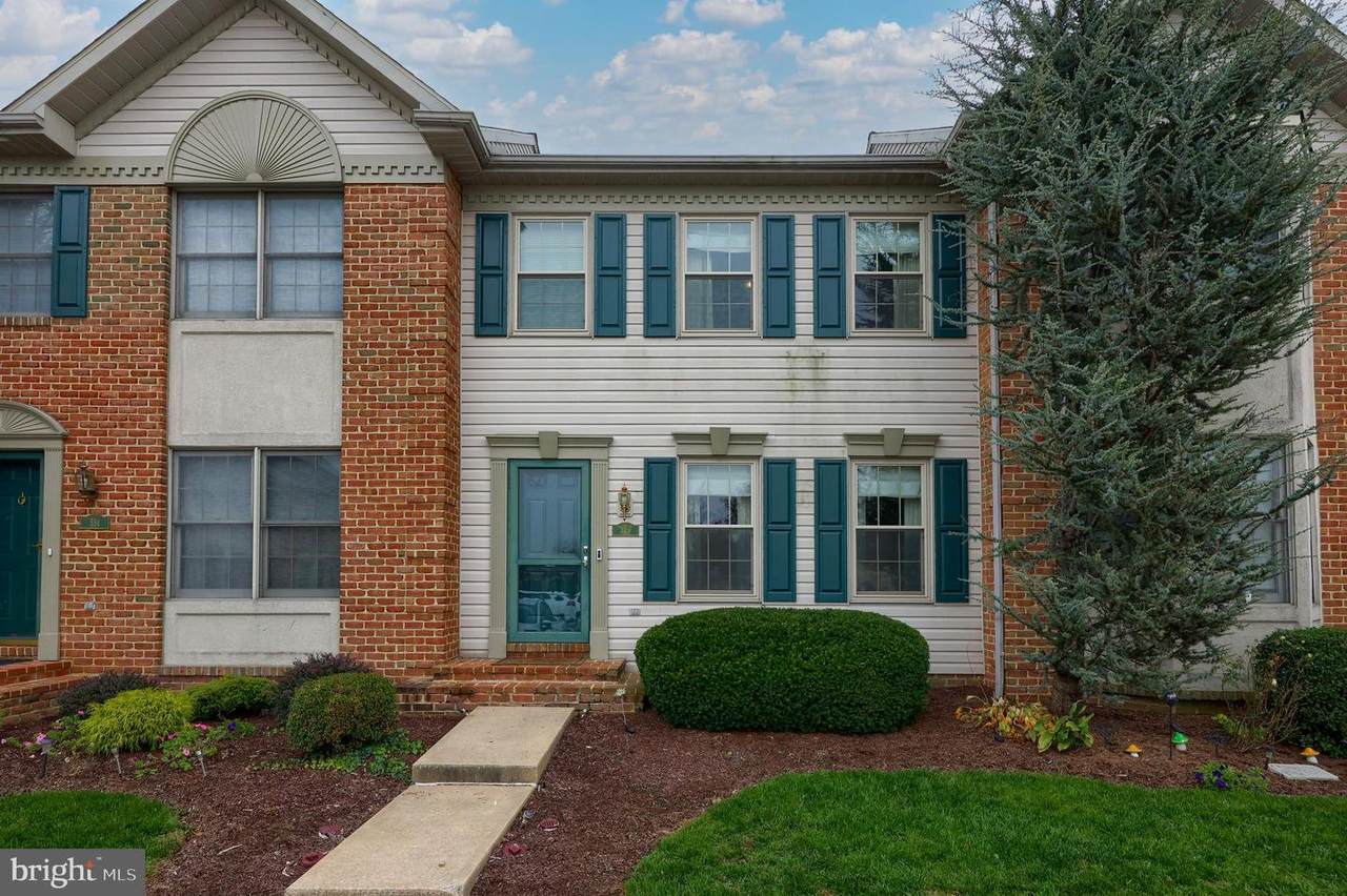 349 Cobblestone Lane - Photo 1