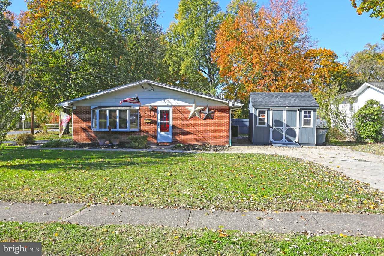 135 Jethro Street - Photo 1