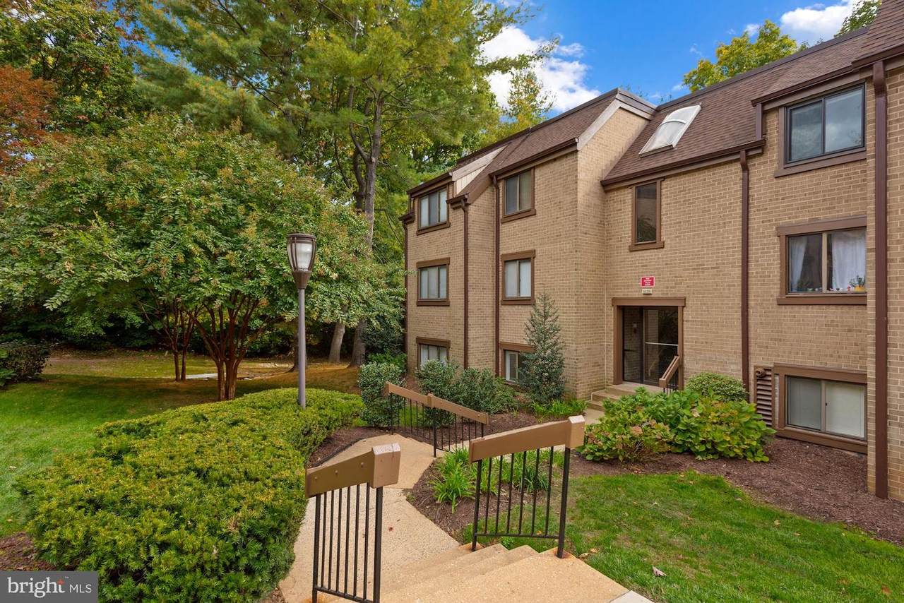 1639 Parkcrest Circle - Photo 1