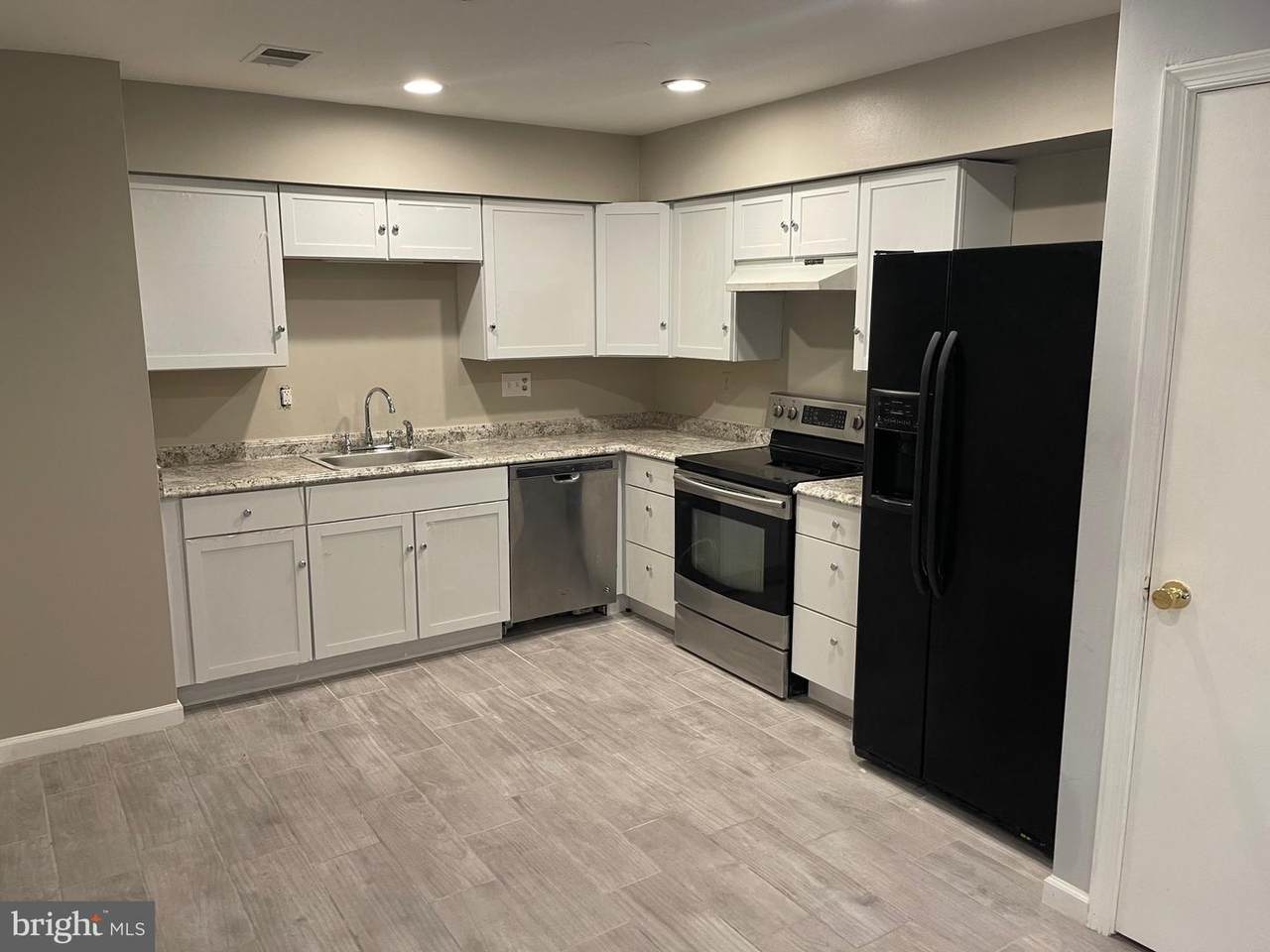 2895 Madeira Court - Photo 1
