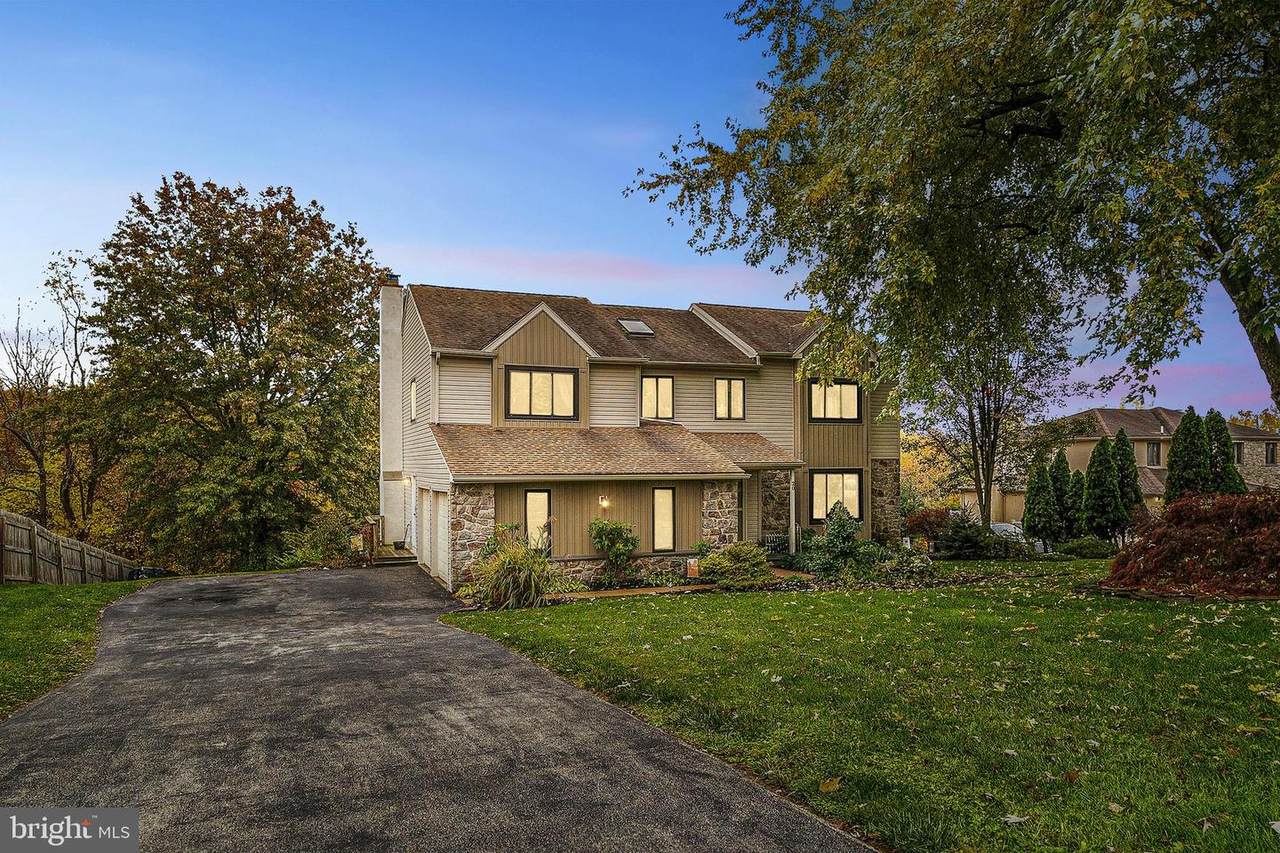 20 Embassy Circle - Photo 1