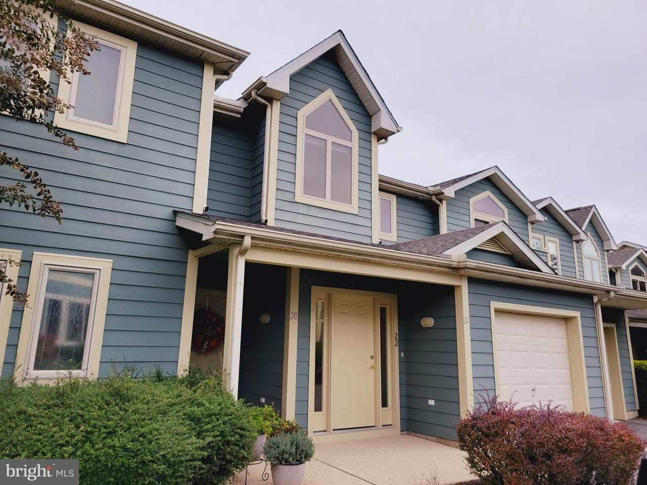 22 Pondview Lane - Photo 1