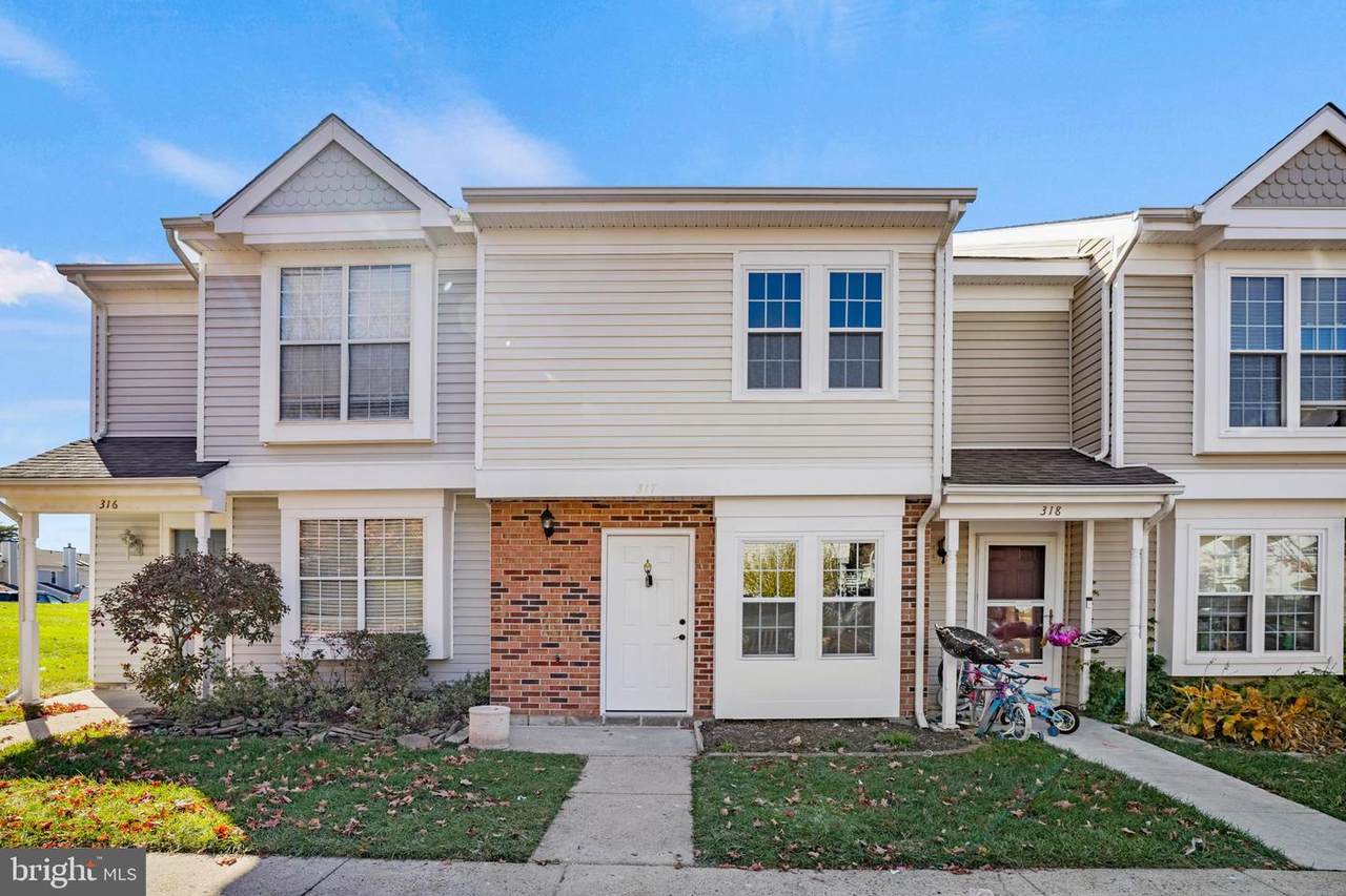 317 Lancaster Square - Photo 1