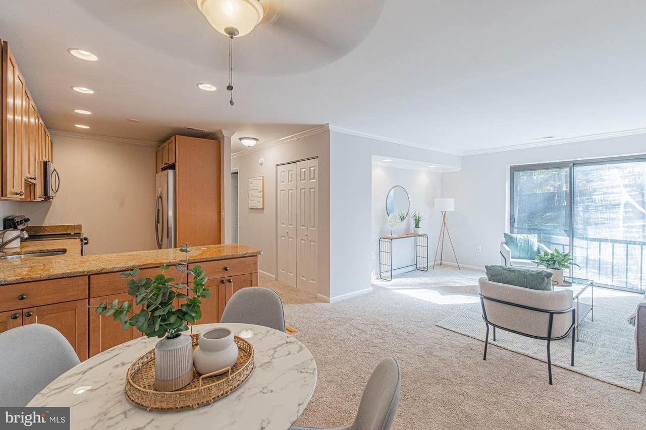 605 Hudson Avenue - Photo 1