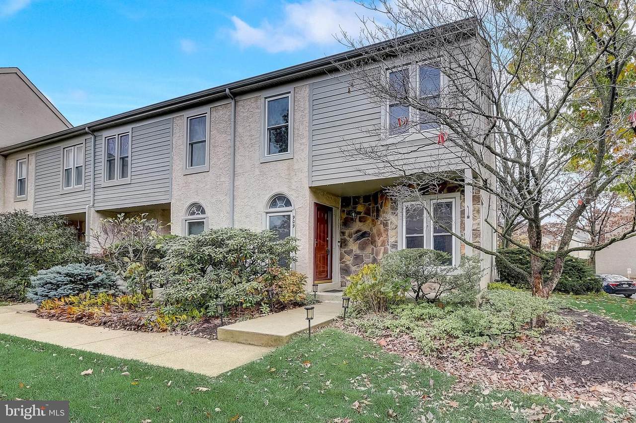 909 Winchester Court - Photo 1