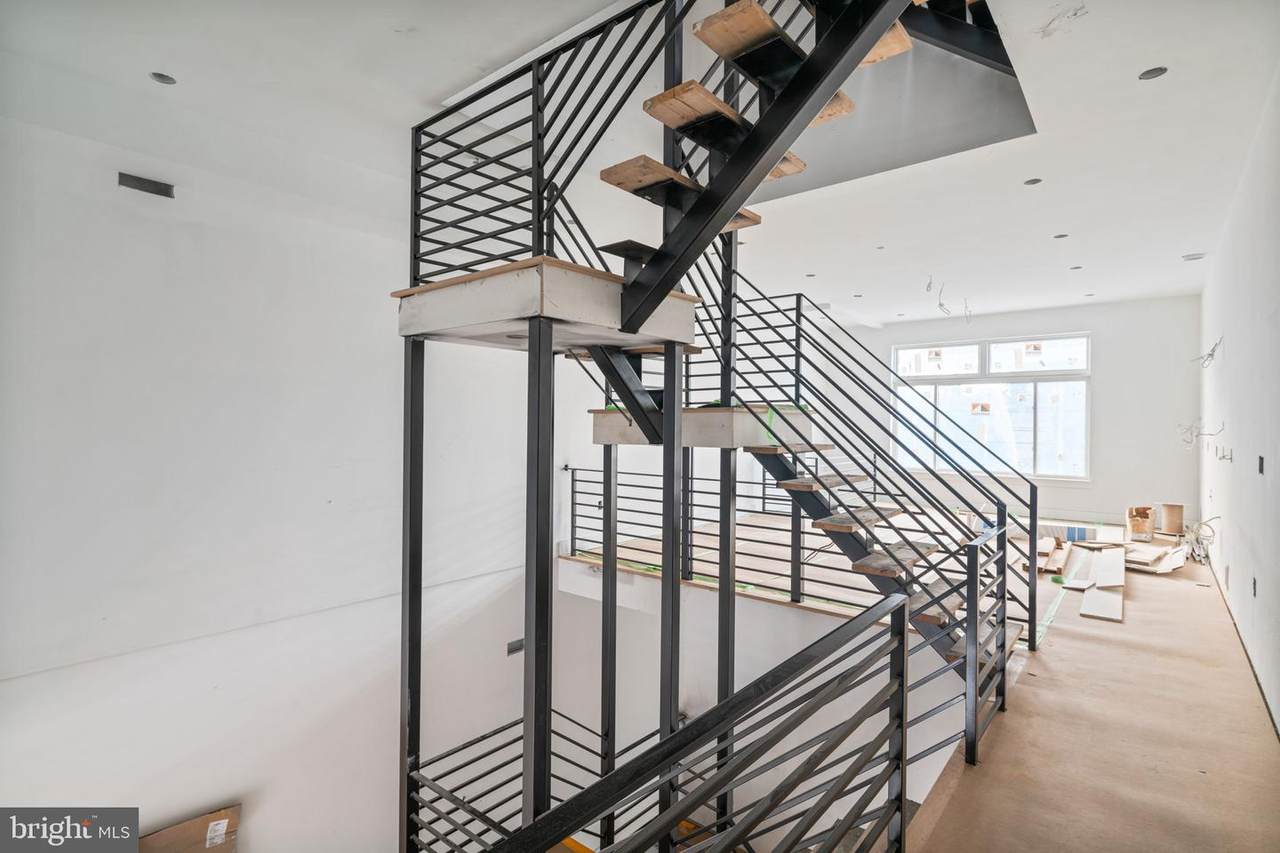 2725 W. Jefferson Street - Photo 1