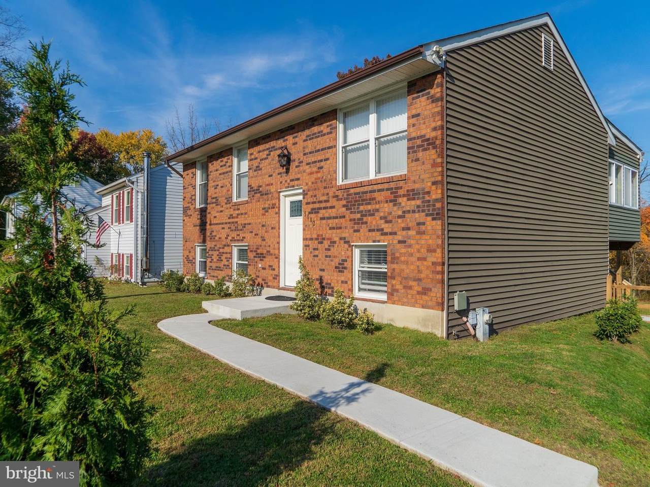 5002 Hazelwood Avenue - Photo 1
