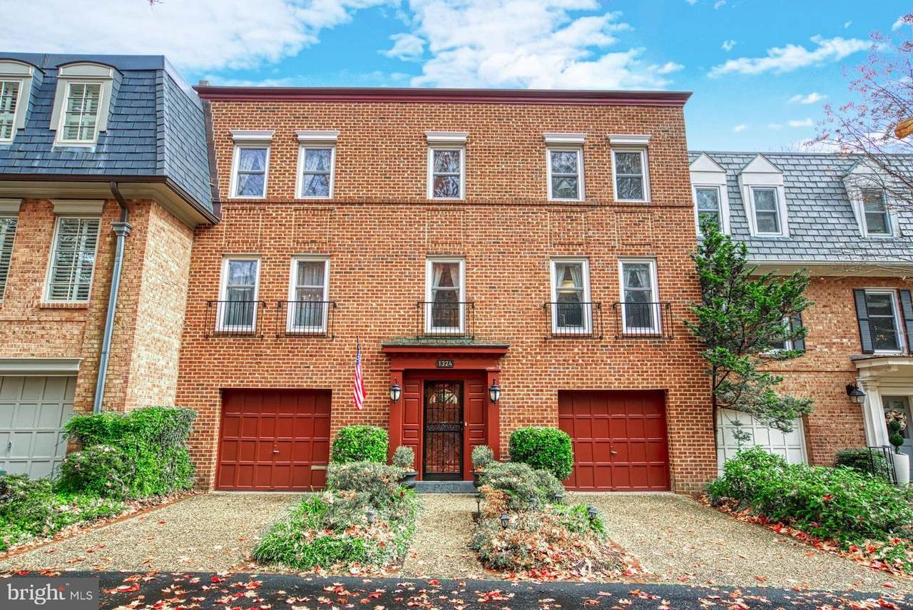 1324 Skipwith Road - Photo 1