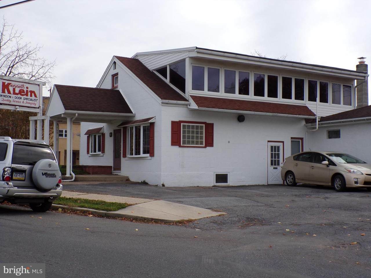 816 Elizabeth Avenue - Photo 1